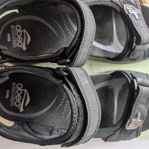 ABEO BIOSYSTEM BLACK SANDALS, SIZE 8, NEW NOT WORN